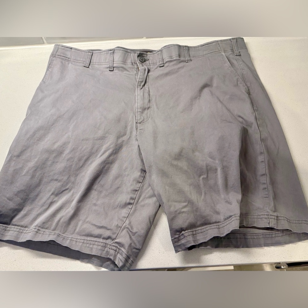 Lee Extreme Comfort Gray Men's Khaki Shorts